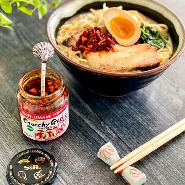 SB Umami Topping Crunchy Garlic Topping 3.88oz (Japan)